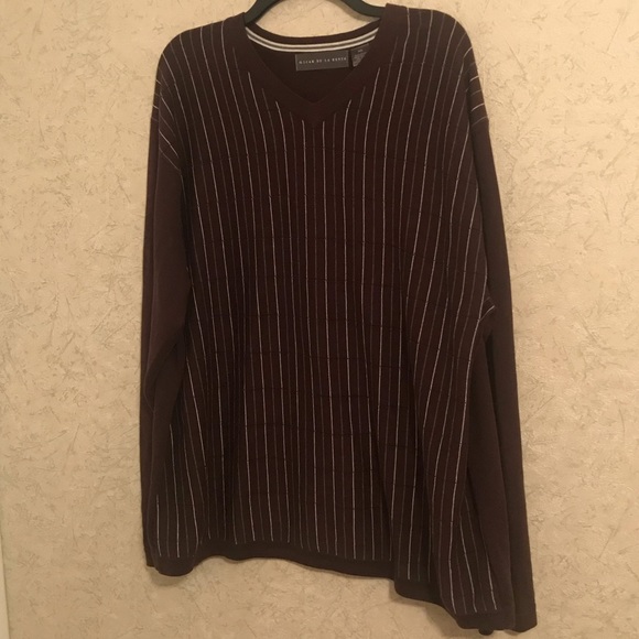 Oscar de la Renta Other - Like new, worn once MENS soft knit long sleeve sweater.